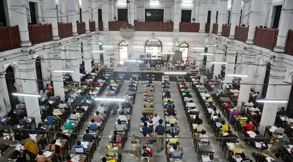 ঢাবি’র ‘ক’ ইউনিটে ভর্তির যোগ্য সাড়ে ১৩ শতাংশ