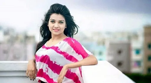 মা হওয়ার খবর জানালেন ঈশিকা (ভিডিও)