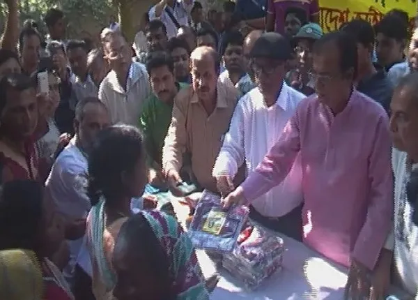 gaibandha-bnp-cloth-distribution