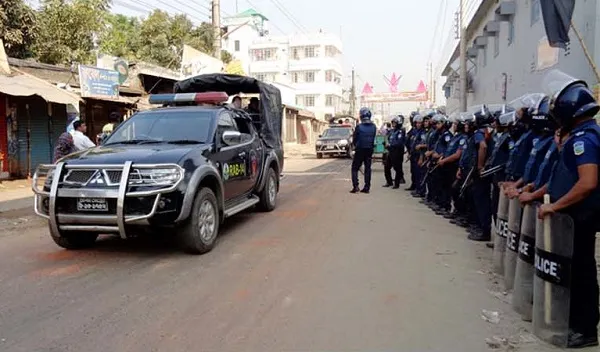 ফুলবাড়িয়া কলেজের শিক্ষক-শিক্ষার্থীদের প্রতিবাদ ন্যায়সঙ্গত