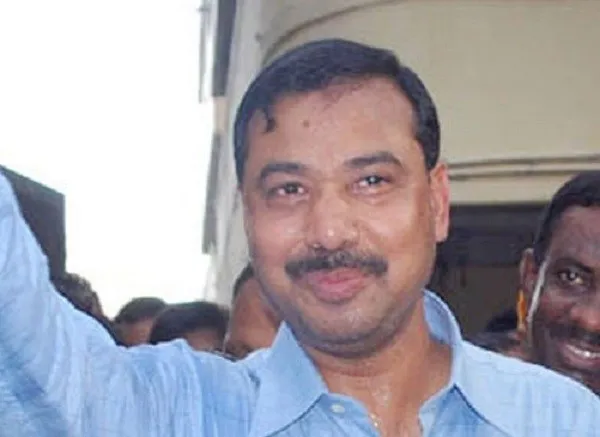 মেয়র নাছির আঙ্গুল তাক করা মাত্রই তিনারা জোট বেঁধে ফেলেছেন