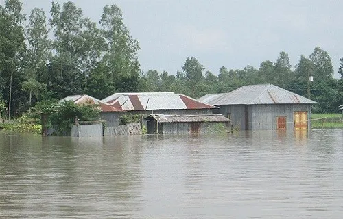 সিরাজগঞ্জে বন্যা পরিস্থিতির অবনতি, সরকারী কর্মকর্তাদের ছুটি বাতিল