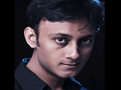 ভূত ধরতে গিয়ে নিজেই ভূত!