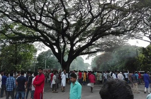 সন্ধ্যার মধ্যে ভারপ্রাপ্ত রেজিস্ট্রারের পদত্যাগ চায় ঢাবি ছাত্রলীগ