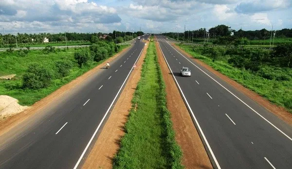 সাড়ে ৪ ঘন্টায় ঢাকা থেকে চট্টগ্রাম