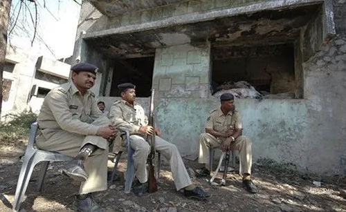 গুজরাটে দাঙ্গাকারী ১১ জনকে যাবজ্জীবন