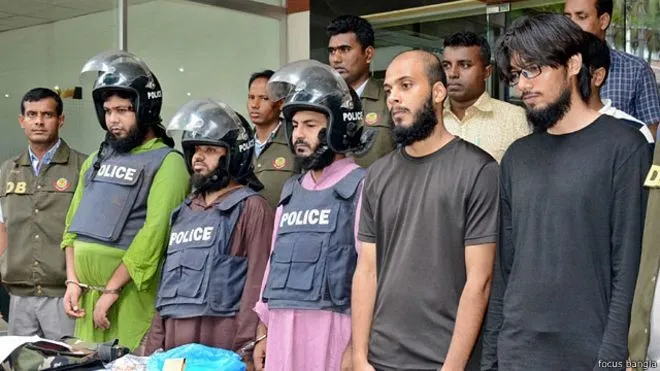 জঙ্গি নির্মূলে পুলিশের সাঁড়াশি অভিযান