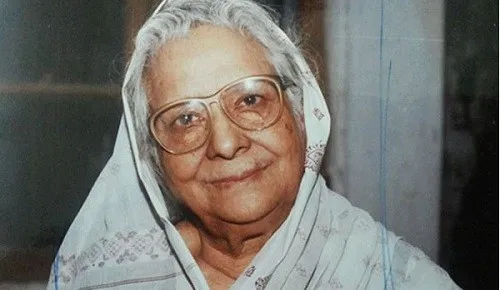 বাবা নাসিরউদ্দিনের পাশেই সমাহিত নূরজাহান বেগম