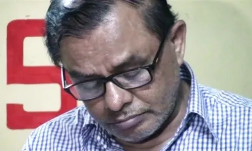 মাথায় ইট দিয়ে আঘাত করে পদত্যাগপত্রে সই