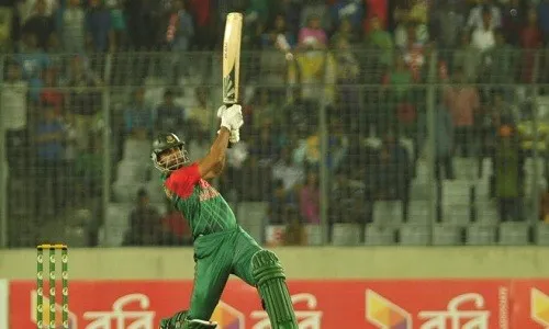 ম্যাশের সেঞ্চুরিতে কলাবাগানের জয়