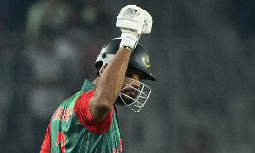 মাশরাফির সেঞ্চুরিতে ১১টি ছয়