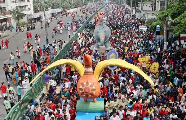 মঙ্গল কামনায় মঙ্গল শোভাযাত্রায় নতুন বছরকে বরণ