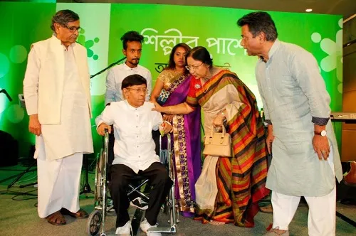 শিল্পীদের জন্য `শিল্পীর পাশে ফাউন্ডেশন’
