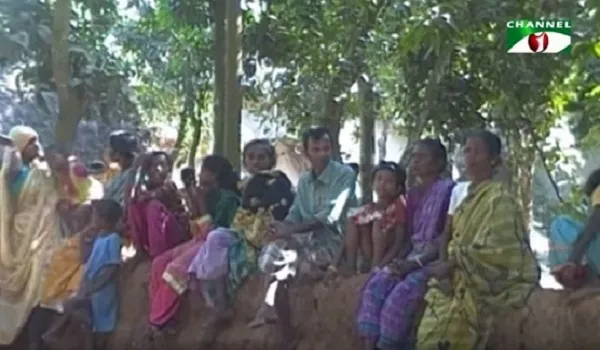 সাঁওতাল পল্লীতে ঘাতক দালাল নির্মূল কমিটির গণশুনানী