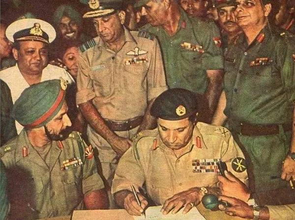 অতঃপর বাঘের খোলসে লুকিয়ে থাকা বিড়ালের আত্মসমর্পণ