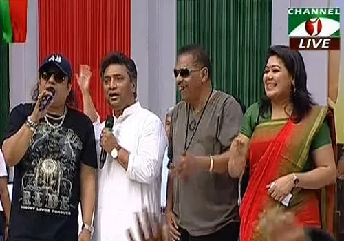 ব্যান্ড ফেস্টে গান গাইলেন আনিসুল হক