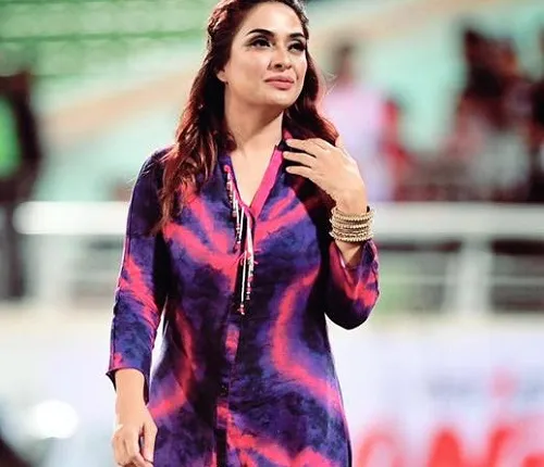 বিপিএল উপস্থাপিকা আমব্রিনের বাবা মারা গেছেন