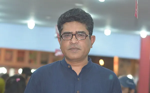 মন খারাপের গাড়ির যাত্রি না চালক?