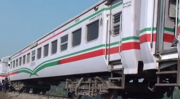 ট্রেনের ধাক্কায় একই পরিবারের ৪ জনসহ নিহত ৫