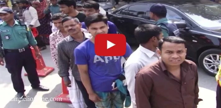 যত্রতত্র রাস্তা পারাপারে পুলিশি অভিযান