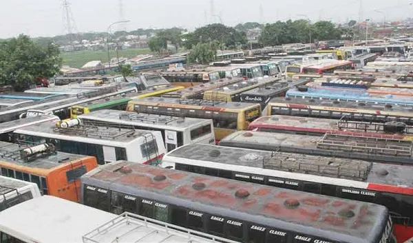 বাস চালকের কারাদণ্ডের প্রতিবাদে খুলনায় অনির্দিষ্টকালের পরিবহন ধর্মঘট