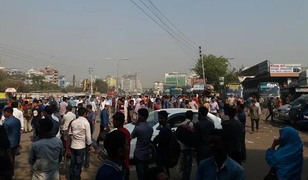 পরিবহন ধর্মঘটে অনিশ্চিত যাত্রার ভোগান্তিতে মানুষ