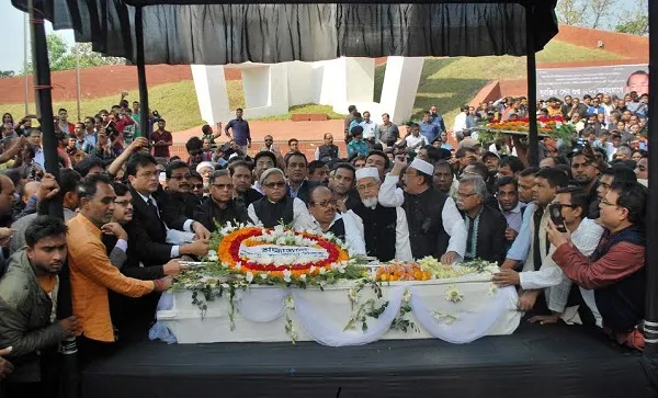 রাষ্ট্রীয় মর্যাদায় সম্পন্ন হলো সুরঞ্জিত সেনগুপ্তের শেষকৃত্য