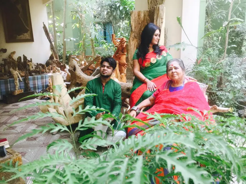 একটি মিউজিক ভিডিও আর ফেরদৌসী প্রিয়ভাষিণী