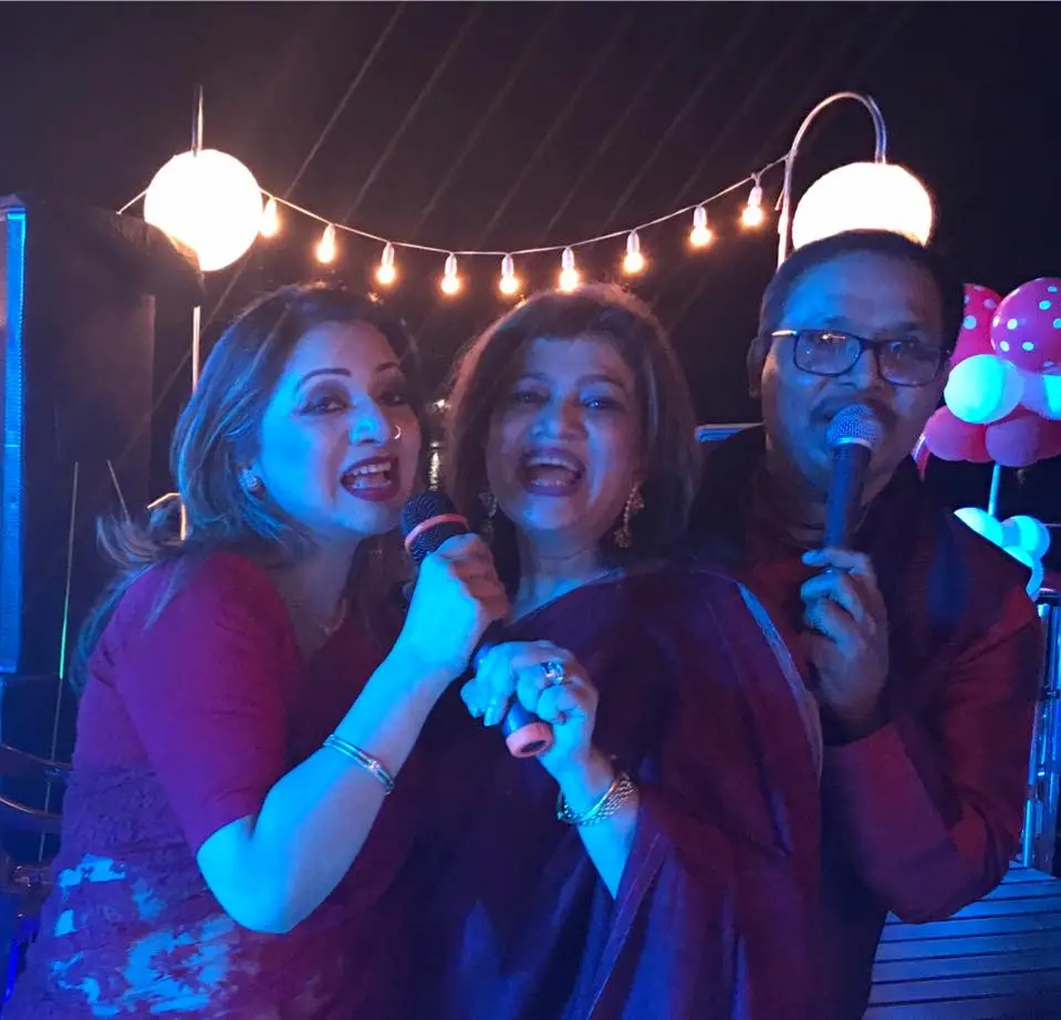 শাকিলার জন্মদিনে গঙ্গায় সারপ্রাইজ পার্টি