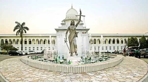 সুপ্রিম কোর্ট থেকে ভাস্কর্য সরানোর দাবির আসল কারণ