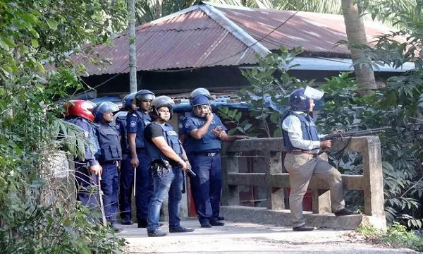 সীতাকুণ্ডে অভিযানে নারী জঙ্গিসহ আটক ২