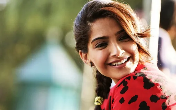 মা হচ্ছেন সোনম কাপুর