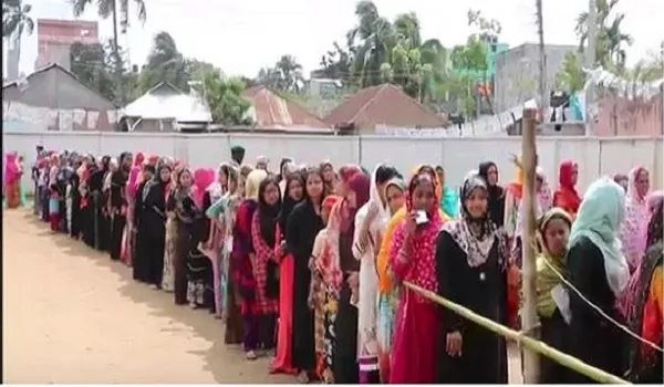 বিচ্ছিন্ন কিছু ঘটনায় চলছে কুমিল্লা সিটি নির্বাচনের ভোটগ্রহণ