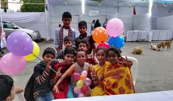 মানবসেবায় ব্রত হবার স্বপ্ন দেখা কয়েকজন পথশিশু