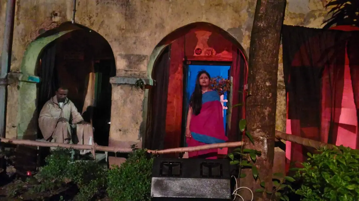 বিউটি বোর্ডিংয়ে আড্ডা আর নাটক