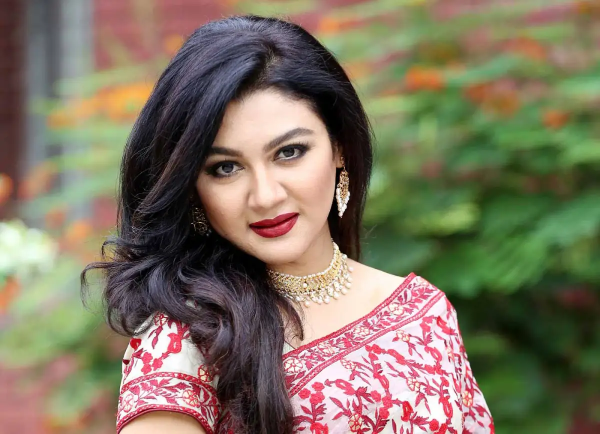 ‘বিসর্জন’ দিয়ে আবারও সেরা অভিনেত্রী জয়া
