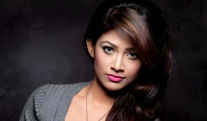 পিয়া বিপাশার ‘ওলট–পালট’