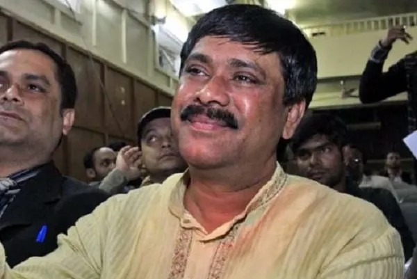 কুমিল্লার মেয়র সাক্কুর বিরুদ্ধে গ্রেফতারি পরোয়ানা জারি
