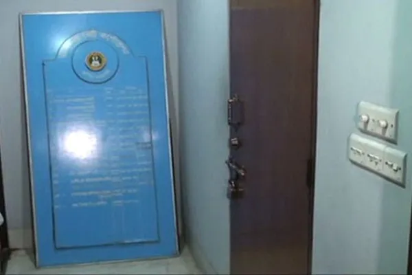 দায়িত্ব নেয়ার ৩ ঘণ্টার মধ্যে বরখাস্ত রাজশাহী সিটি কর্পোরেশনের মেয়র বুলবুল