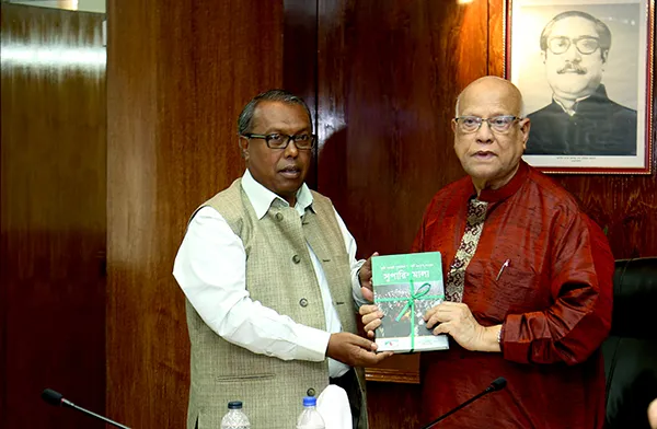 অর্থমন্ত্রীর কাছে কৃষকের বাজেটের সুপারিশমালা হস্তান্তর