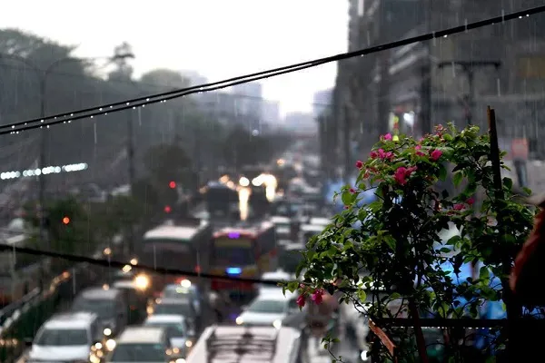রাজধানীসহ দেশজুড়ে স্বস্তির বৃষ্টি
