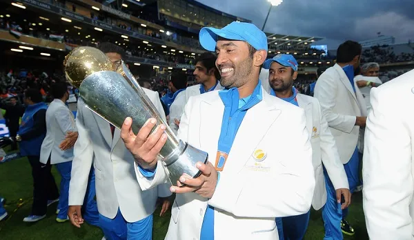পান্ডে ছিটকে পড়ায় কার্তিকের কপাল খুলল