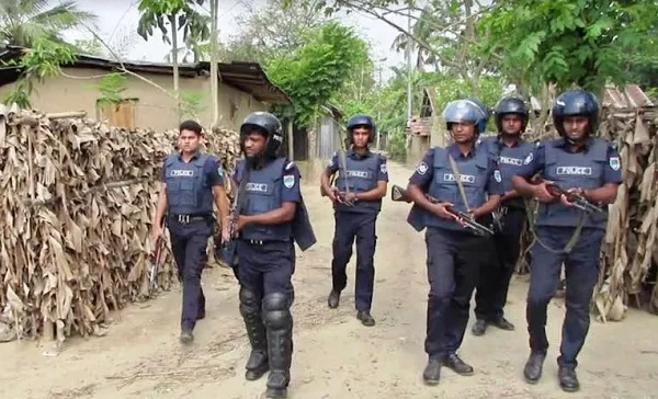 ঝিনাইদহের বজরাপুরের জঙ্গি আস্তানায় অভিযান চলছে, নিহত দুই জঙ্গি, আহত তিন পুলিশ