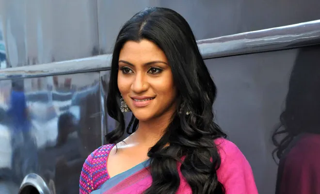বিতর্কিত ছবির জন্য পুরস্কার পেয়েছেন কঙ্কনা