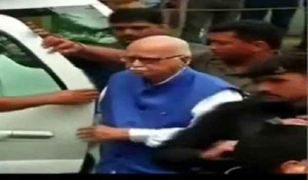 বাবরি মসজিদ ধ্বংসের মামলায় আদভানির বিরুদ্ধে অভিযোগ গঠন