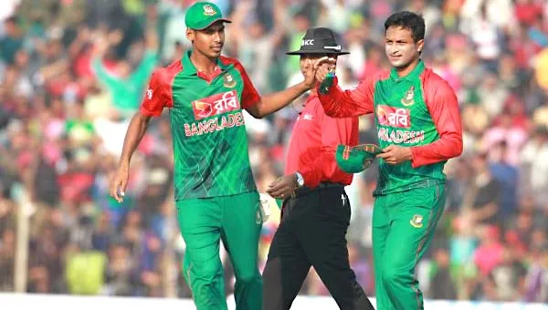 পেসে আঘাত, স্পিন দিয়ে কাবু