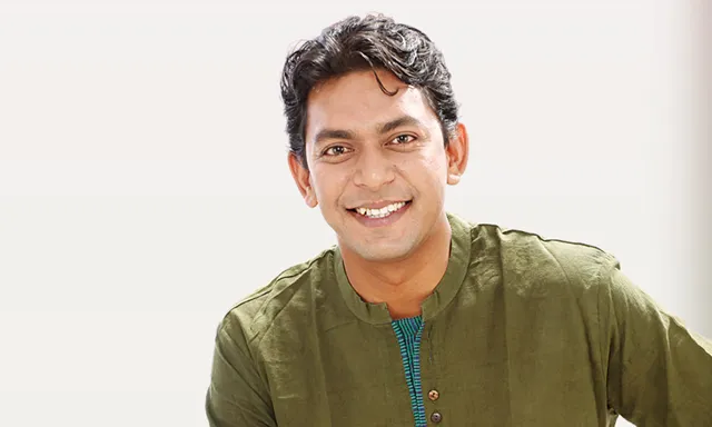 ‘আবার তোরা মানুষ হ’