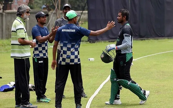 ‘বাধ্য হয়ে’ গরমে লিগ খেলছেন ক্রিকেটাররা