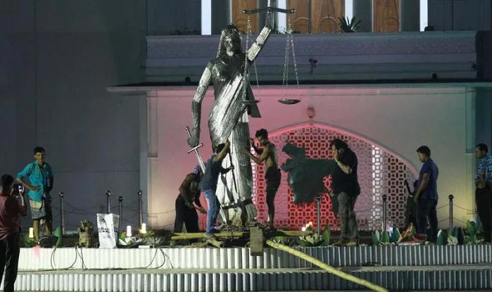 ভাস্কর্য অপসারণের প্রতিবাদে সংস্কৃতি কর্মীদের সমাবেশ