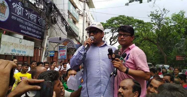 ‘নবাব’ এবং ‘বস টু’ ছবিকে ছাড়পত্র না দেওয়ার জন্য আহ্বান